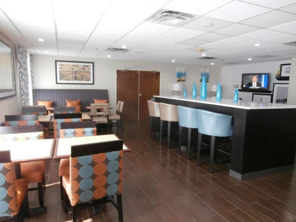 Hampton Inn Douglas Restaurant photo